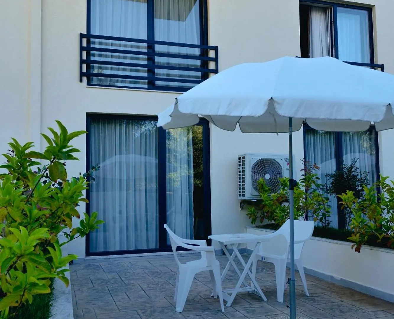 The Blue Wave Hotel Himarë